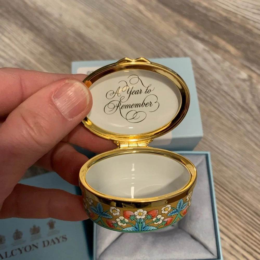 Halcyon Days 2007 enamel box - Picture 3 of 4